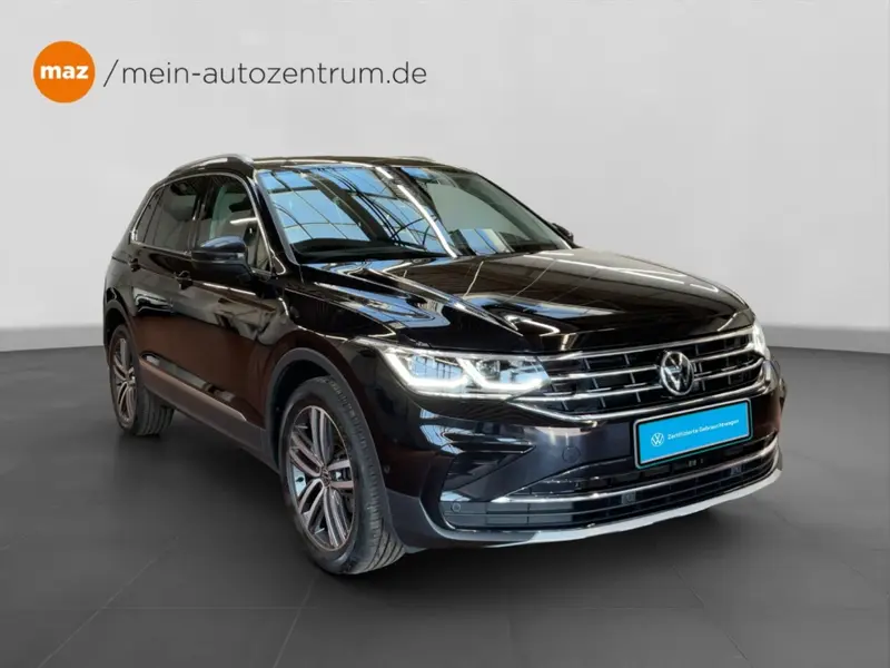 VW Tiguan von der Seite