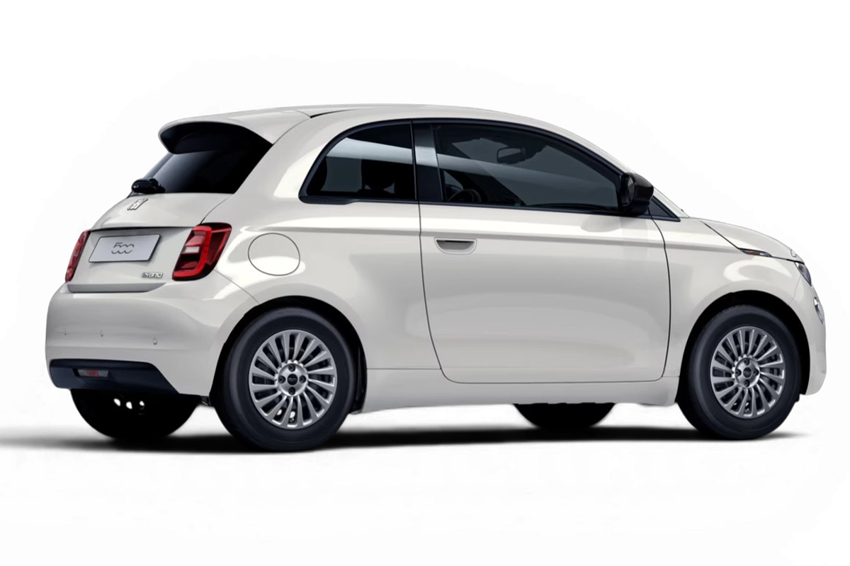FIAT 500 Hybrid von der seite